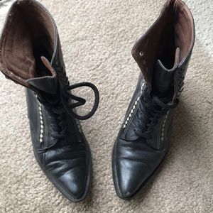 Guess boots